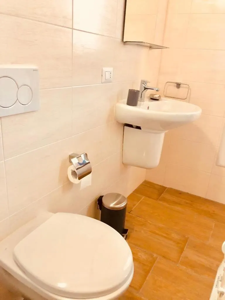 Luisa Apartment, Lake Maggiore Brezzo Apartman